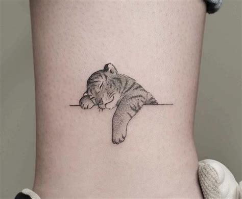 Tatouage Tigre Femme Discret Épinglé sur Small Tattoos